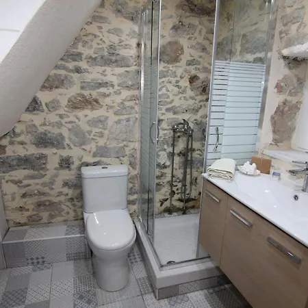 Malia Stone - Secluded Cozy Retreat